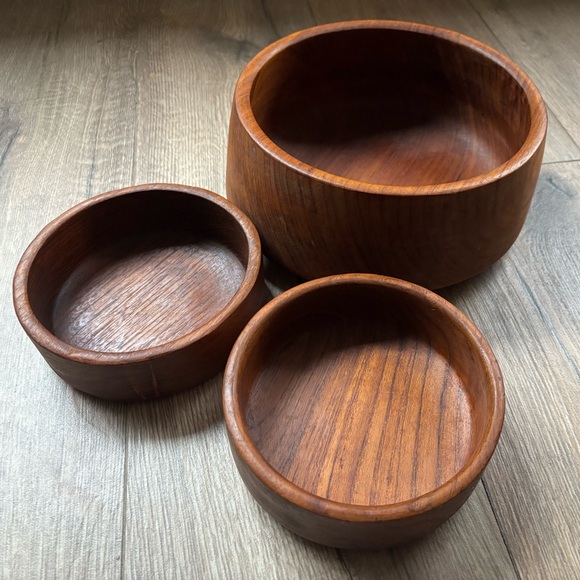 Vintage Mid Century Teak Wood Salad Bowl Set Large 9” Serving Bowl Two 6” Bowls - Picture 3 of 16